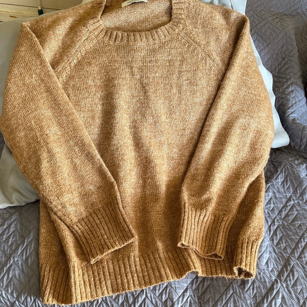 Old Navy Women's Camel Crew Neck Sweater